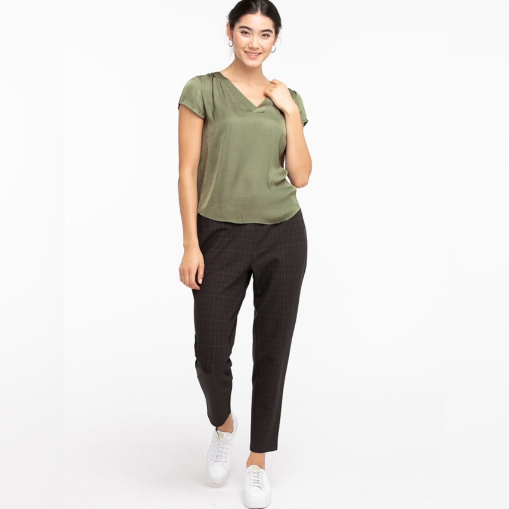 BNWT Ricki’s Cap Sleeve V-Neck
Blouse